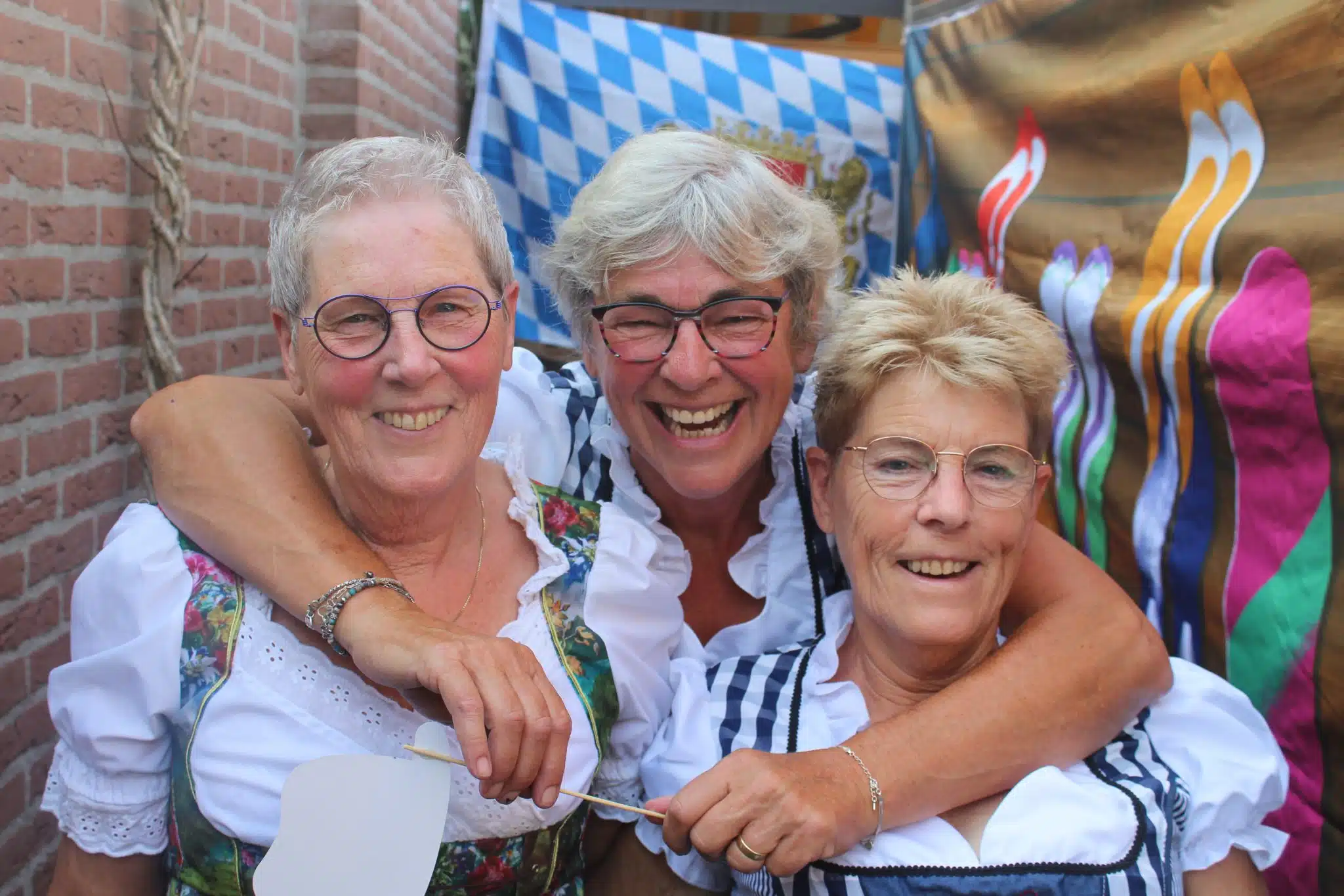 Photobooth huren om de leukste momenten van je feest vast te leggen